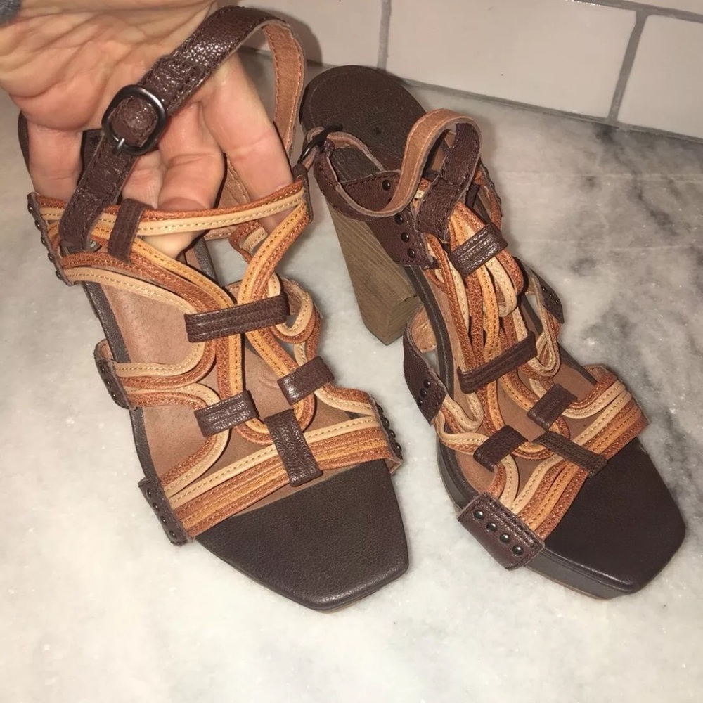 Ladies Lucky Brand Size 7.5 Brown Strappy Heels